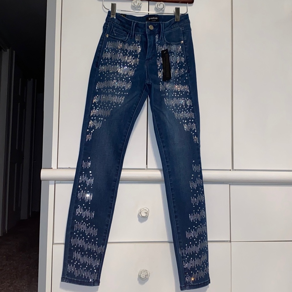 New with tags size 26 Bebe Skinny Embellished Jeans